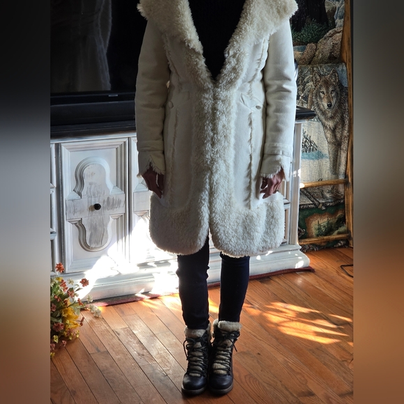 bebe Cream Penny Lane Coat, Size MED - Picture 4 of 7